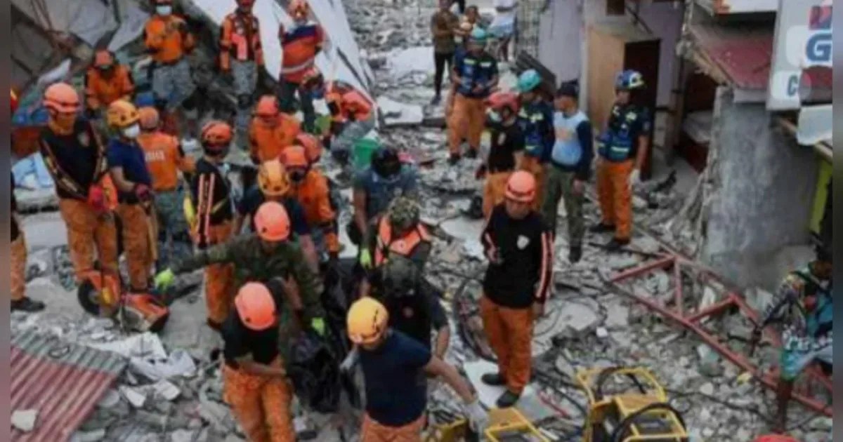 Terremoto deixa cenário de destruição