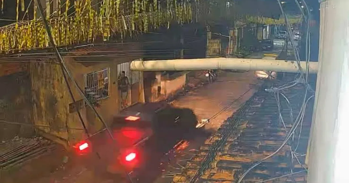 VÍDEO: Motorista atropela moradores durante pintura de rua para a Copa em Belém e causa revolta
