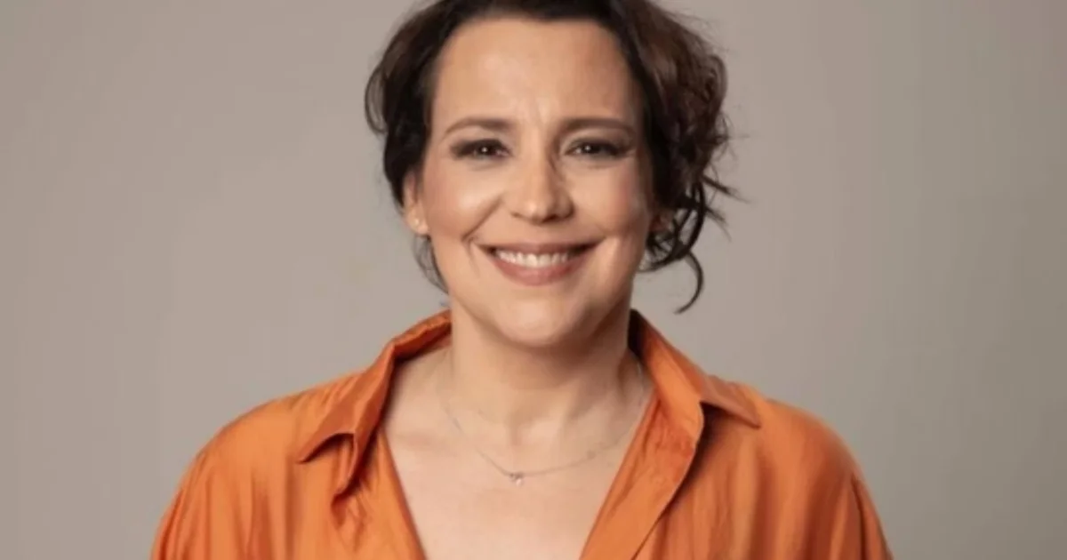 A atriz Ana Beatriz Nogueira esclarece rumores sobre internação e seu estado de saúde