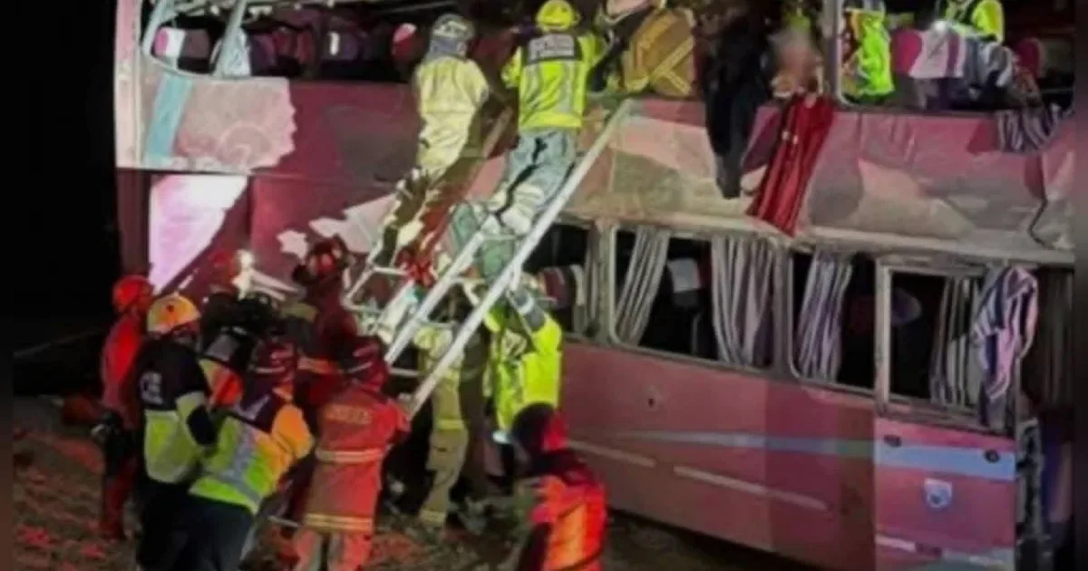 Acidente com ônibus termina com 40 vítimas fatais