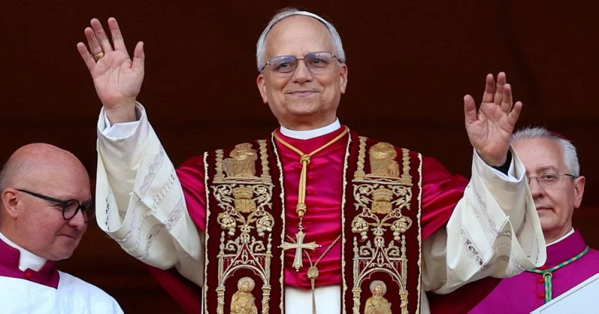 Após cair na mira de Trump, Leão XIV diz que é primeiro papa, depois americano