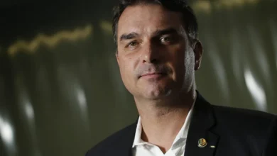 Após eliminação do Brasil na Copa, Flávio Bolsonaro liga derrota ao PT