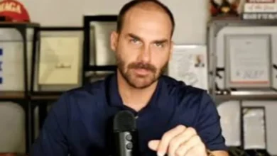 Após ser expulso Eduardo Bolsonaro detona Michelle deixando direita em crise