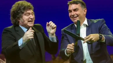 Atitudes de Milei viram munição para Lula e adversários de Flávio