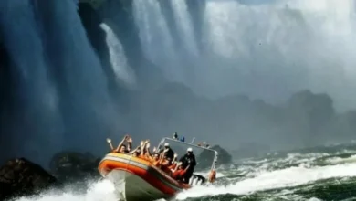 Barco vira durante passeio nas Cataratas do Iguaçu