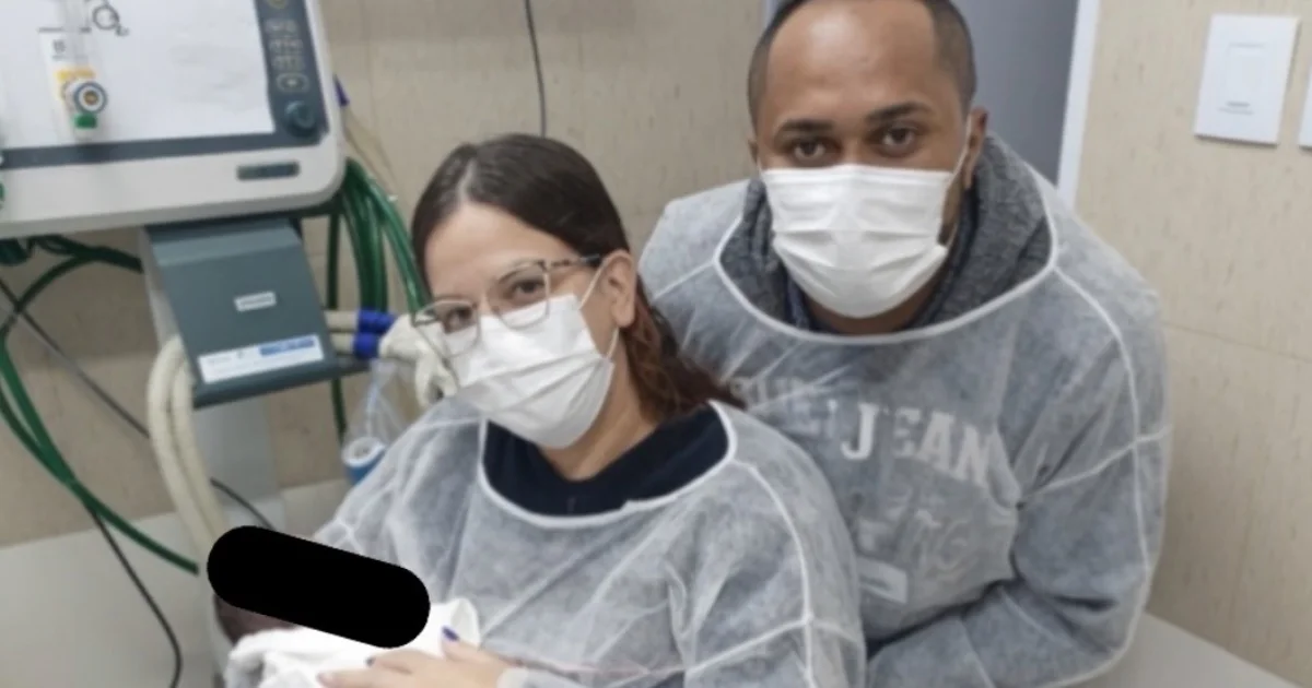 Bebê Noah é encontrado com vida por funcionária de funerária antes do sepultamento