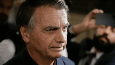 Bolsonaro tenta reverter no STF decisão que restringiu visitas do filho Flávio