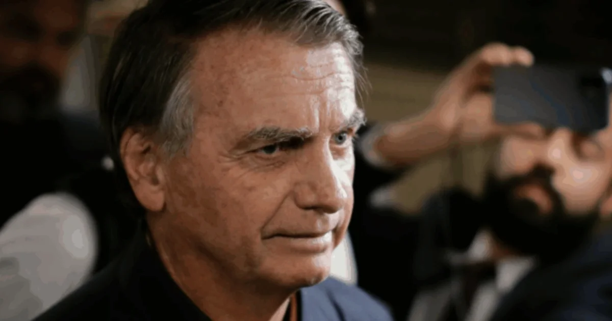 Bolsonaro tenta reverter no STF decisão que restringiu visitas do filho Flávio