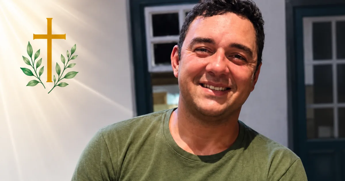 Bombeiro de 32 anos morre em piscina e causa comoção