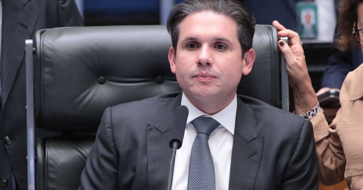 Decisão de Dino sobre Valdemar é "indevida intervenção judicial", diz Hugo