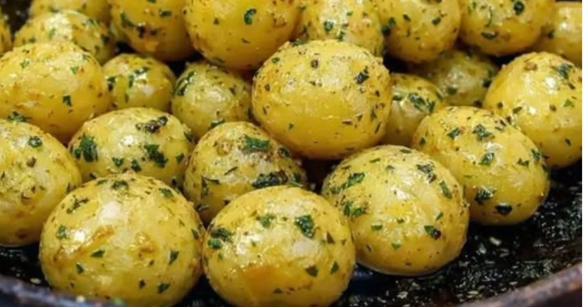 Depois que aprendi esse jeito de temperar batatinha, nunca mais fiz de outro jeito