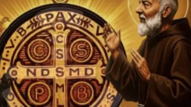 É verdade que a medalha de São Bento precisa ser dada de presente?