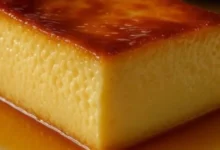 Esse bolo caseiro fica tão macio e cremoso que todo mundo pede a receita