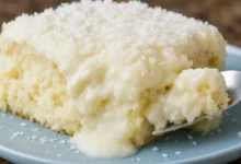 Esse bolo fica tão molhadinho que a calda desaparece dentro da massa! Aprenda o segredo do famoso Toalha Felpuda