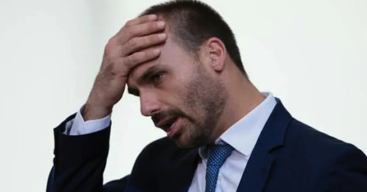 Esse é o salário do cargo que Eduardo Bolsonaro pode perder na PF