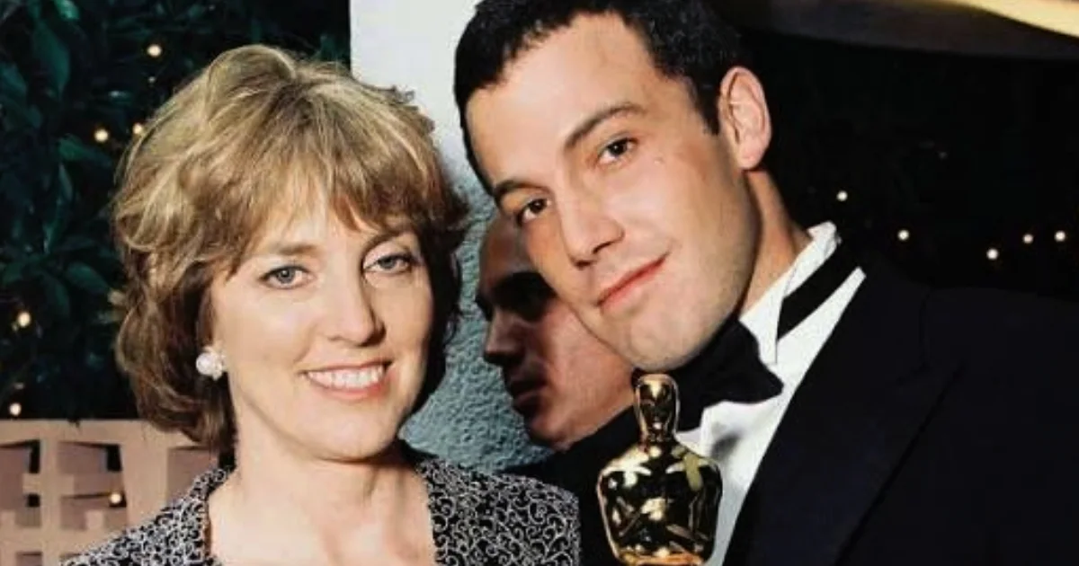 Família confirma morte da mãe de Ben e Casey Affleck aos 83 anos