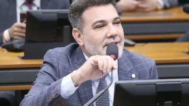Feliciano sai em defesa de Michelle: "Respeitem a esposa do meu amigo"