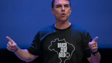 Flávio aciona STF de novo contra Lula por fala sobre "enforcar traidores"
