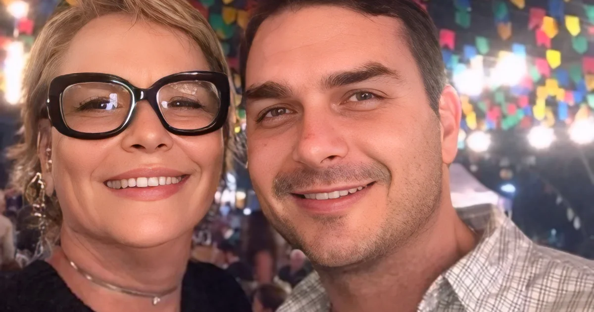Flávio Bolsonaro confirma que a mãe, Rogeria, concorrerá à Câmara