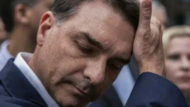 Flávio Bolsonaro decide falar e expõe detalhes