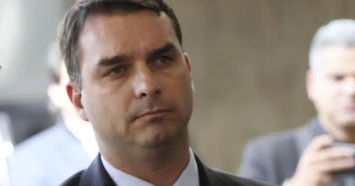 Flávio Bolsonaro falta depoimento na PF e toma decisão no STF