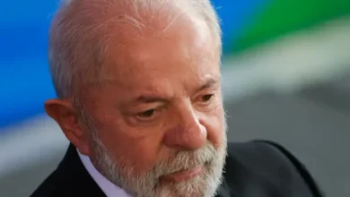 Flávio Bolsonaro já começou a fechar palanques em vários estados do país, Lula ainda tem dificuldades