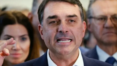 Flávio Bolsonaro toma decisão para tentar reverter tarifa da China