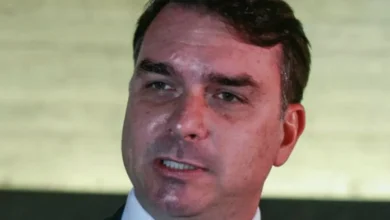 Flávio Bolsonaro volta ao centro da polêmica após proposta aos EUA