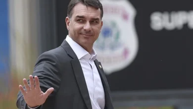 Flávio depõe à PF por escrito em inquérito sobre suposta calúnia a Lula