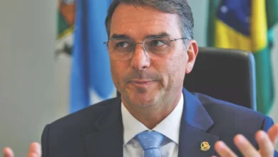 Flávio diz ao TSE que ação do PT contra vídeo criminaliza apoio político