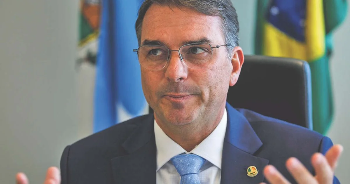 Flávio diz ao TSE que ação do PT contra vídeo criminaliza apoio político