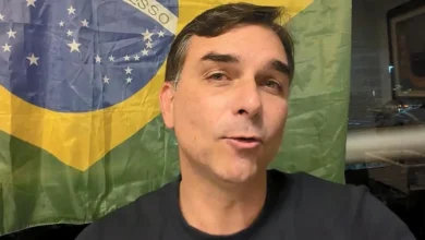 Flávio e Michelle Bolsonaro são esperados em convenção do PL no DF