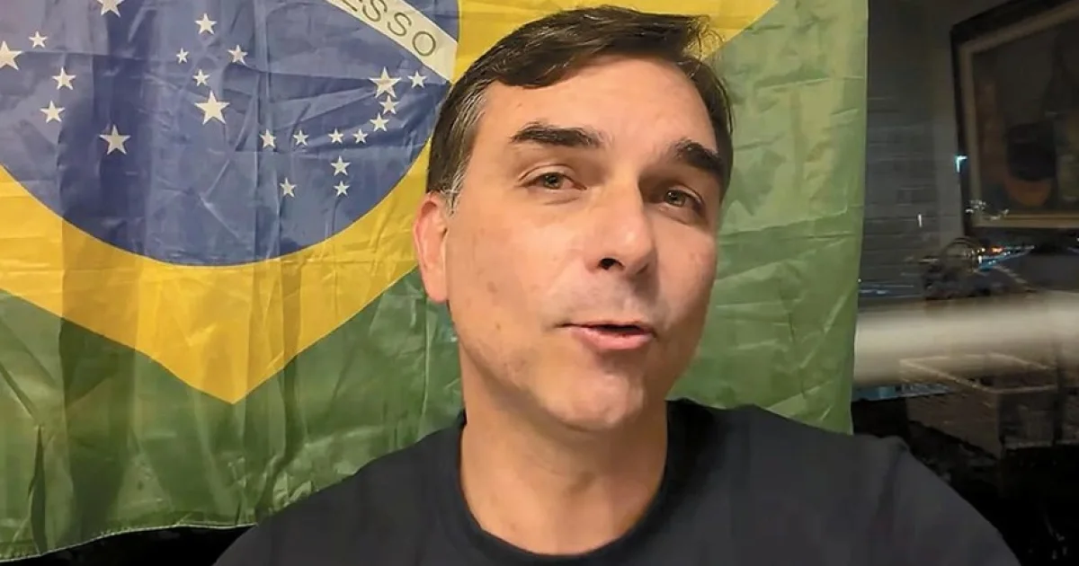 Flávio e Michelle Bolsonaro são esperados em convenção do PL no DF