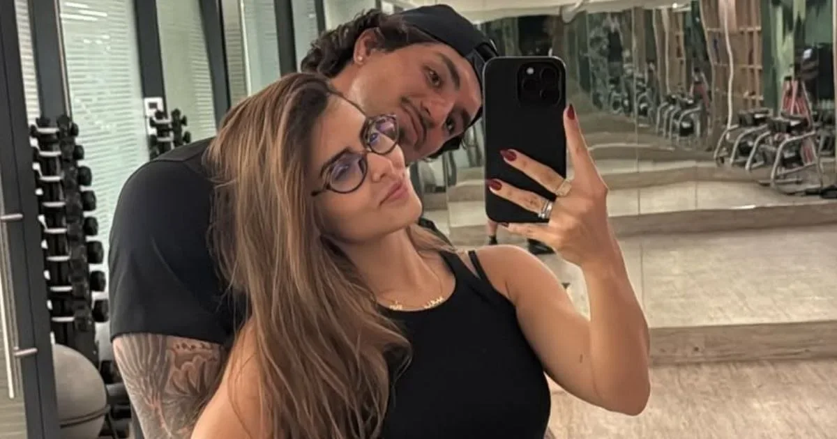 Gabriel Medina e Isabella Arantes emocionam convidados ao revelar gravidez durante casamento