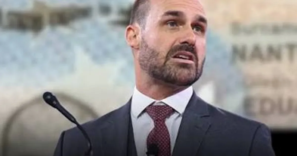 Governo Trump concede green card a Eduardo Bolsonaro em provocação a Lula