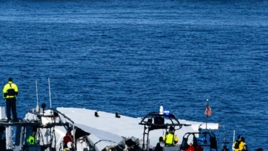 Hidroavião com 11 pessoas a bordo cai