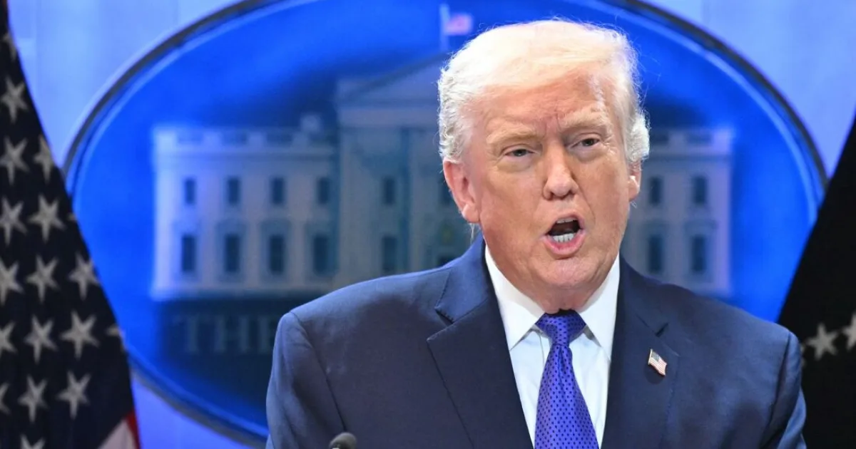 Irã oferece recompensa de R$ 300 milhões para quem matar Trump