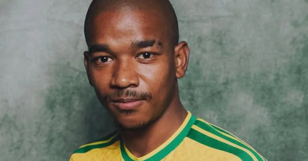 Jogador da seleção sul-africana morre aos 25 anos após disputar a Copa do Mundo