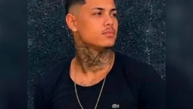 Jovem emociona o país após gesto de amor ao pai
