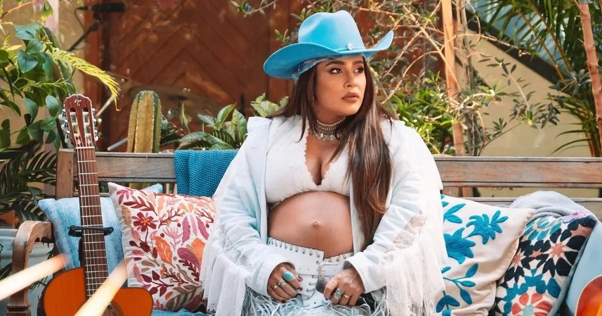 Lauana Prado celebra nascimento do primeiro filho e emociona