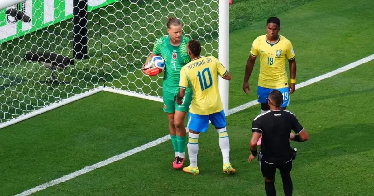 Leitura labial revela troca de provocações entre Neymar e goleiro norueguês antes do pênalti