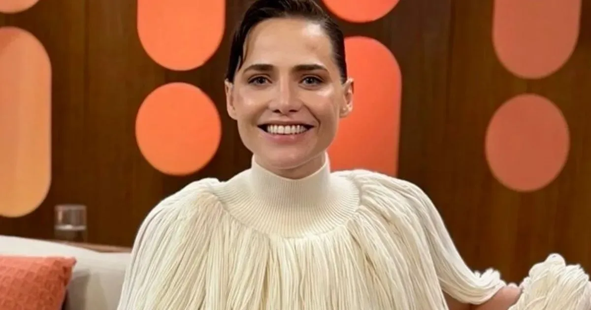 Letícia Colin, protagonista de Quem Ama Cuida, é internada e fãs ficam preocupados