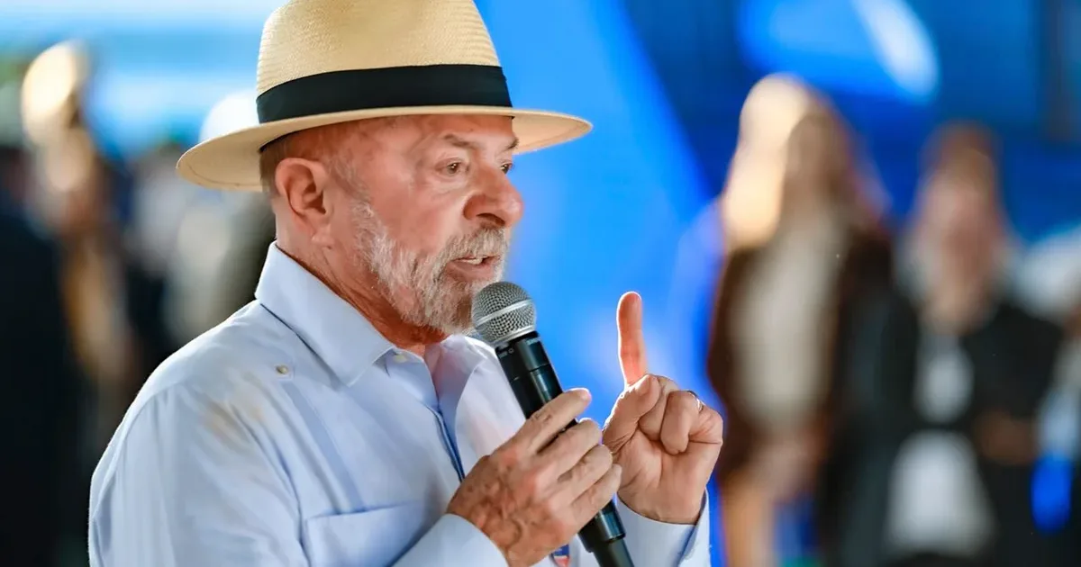 Lula rebate carta de Flávio e acusa família Bolsonaro de "entreguismo"