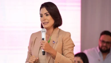 Michelle Bolsonaro avisa Valdemar Costa Neto sobre decisão envolvendo candidatura