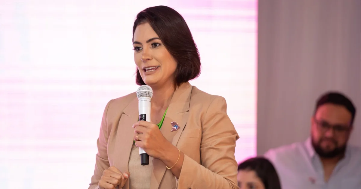 Michelle Bolsonaro avisa Valdemar Costa Neto sobre decisão envolvendo candidatura