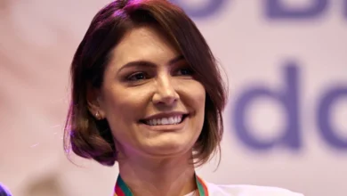 Michelle tenta conter repercurssão negativa após elogio a programa de Lula
