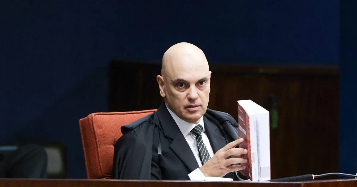 Moraes autoriza depoimento de Flávio Bolsonaro à PF
