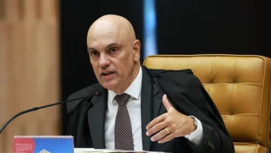 Moraes manda revogar porte de arma e registro de CAC de Bolsonaro