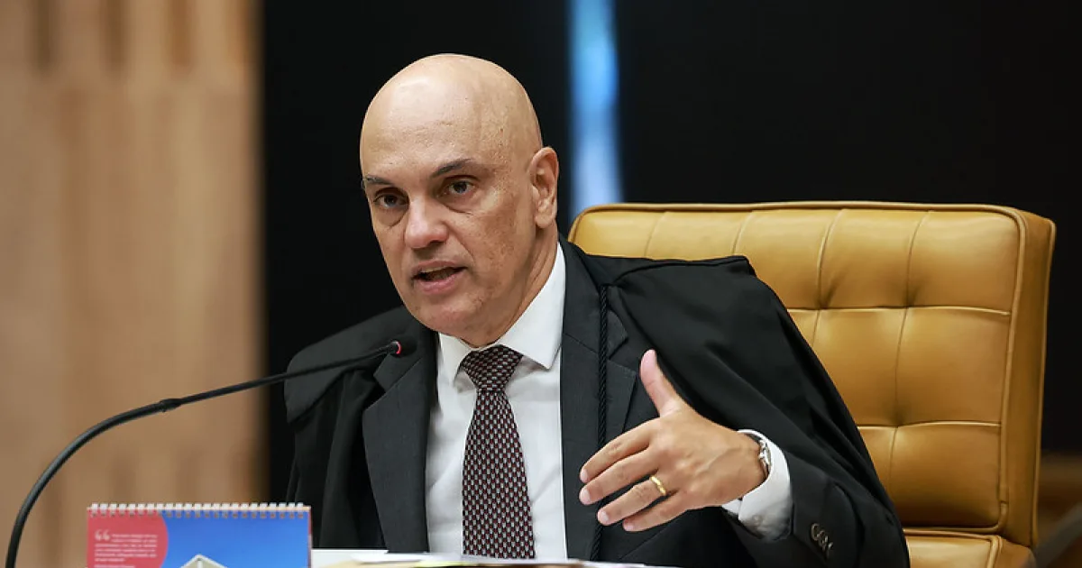 Moraes manda revogar porte de arma e registro de CAC de Bolsonaro