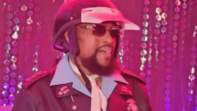 Morre Victor Willis, vocalista do Village People, aos 74 anos